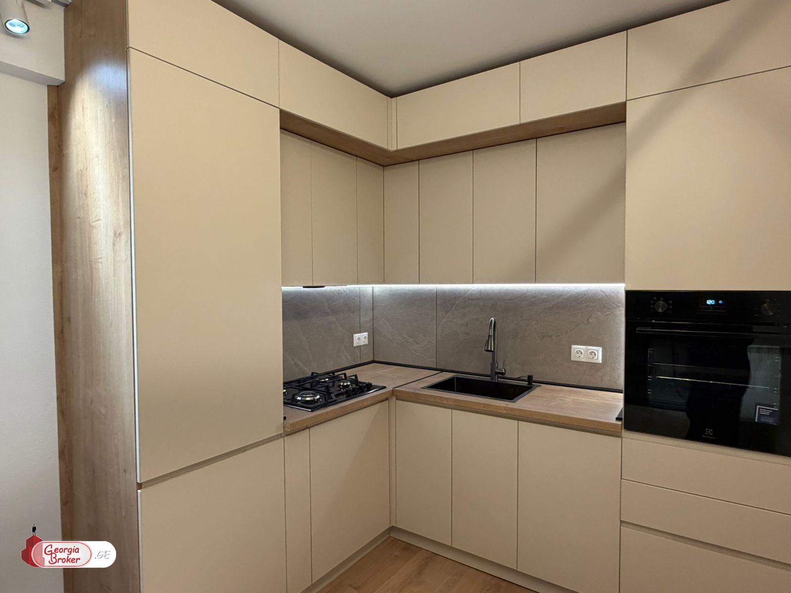 იყიდება ახალი გარემონტებული 3 ოთახიანი ბინა